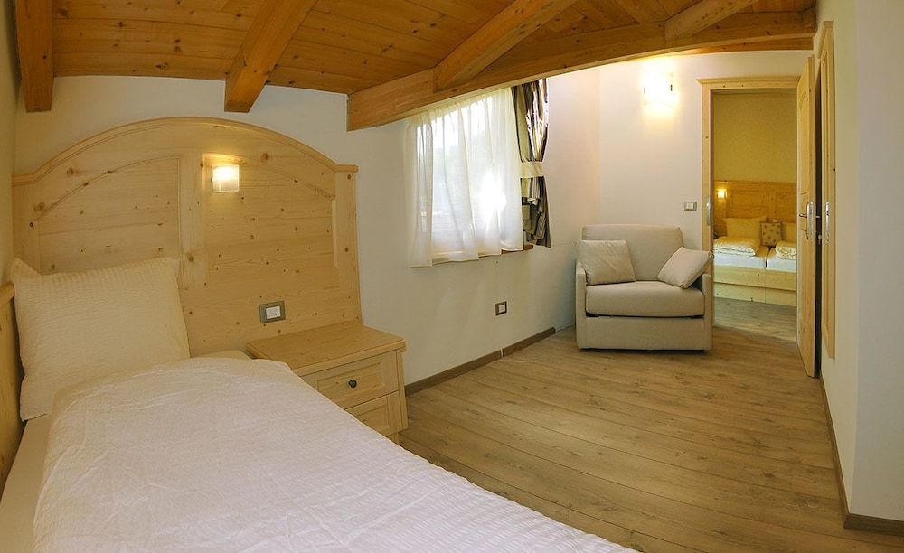 Triple Room, Private Bathroom photo 2