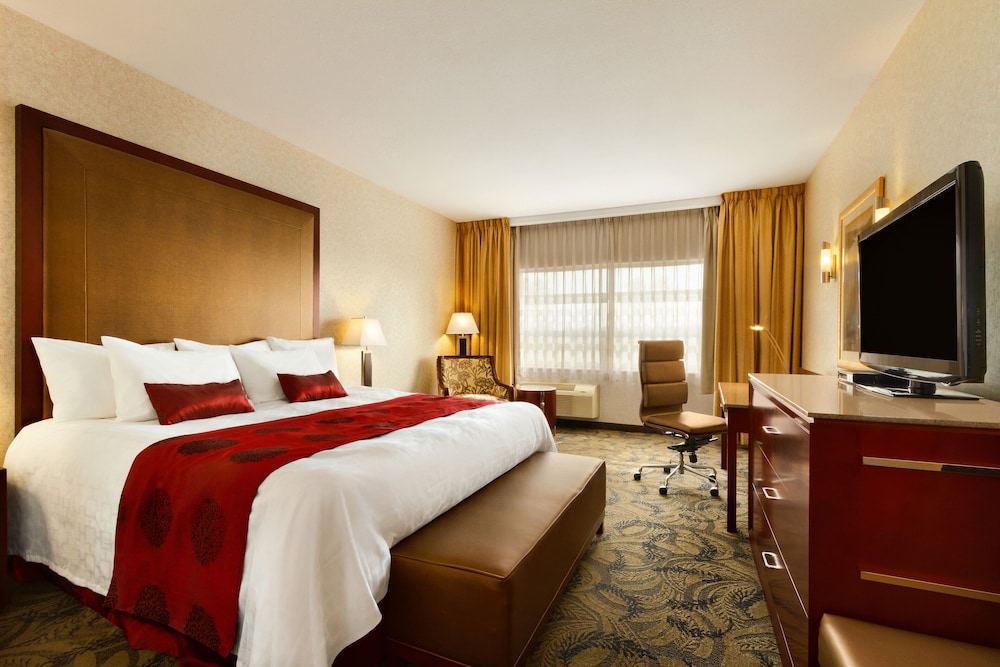 Standard Room, 1 King Bed photo 2
