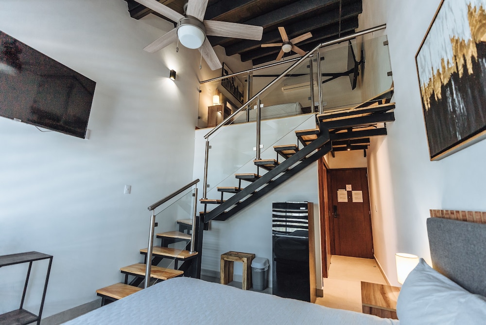 Luxury Loft, 2 Double Beds, Balcony - Photo 4