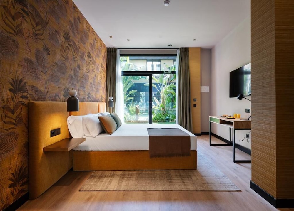 Deluxe Double Room, Garden View