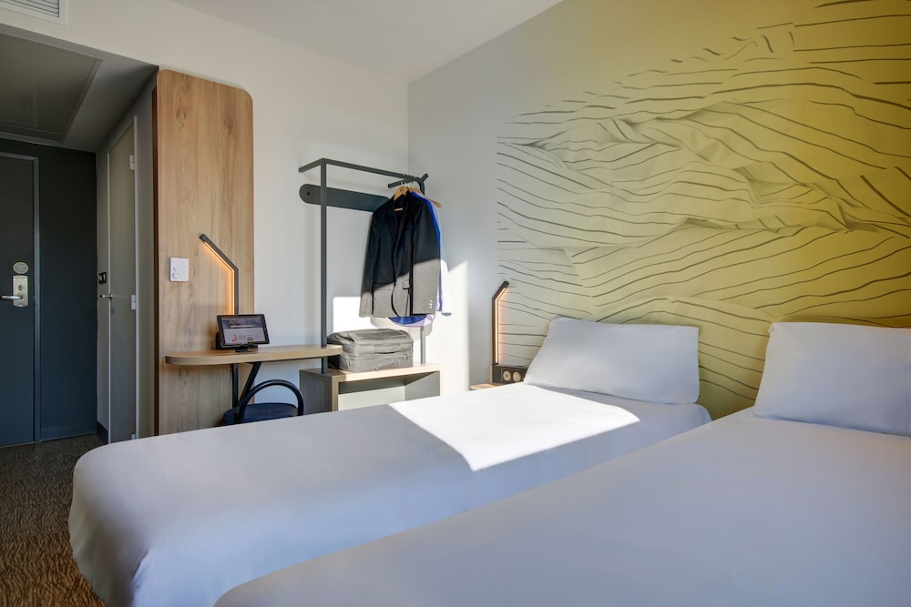 Twin Room, Non Smoking - Photo 4
