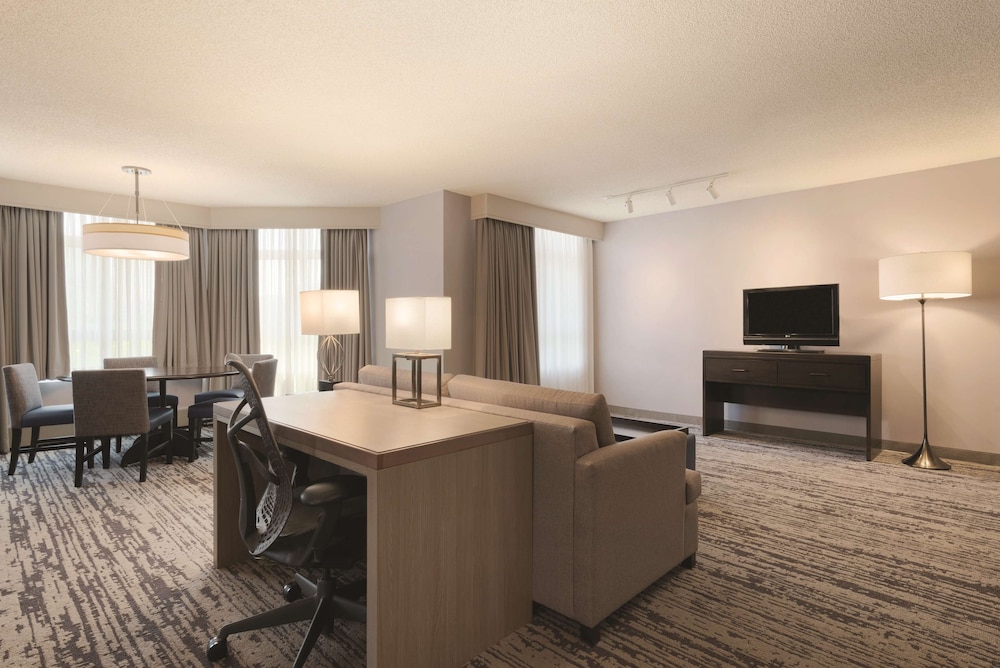 Executive Suite, 1 King Bed - Photo 3