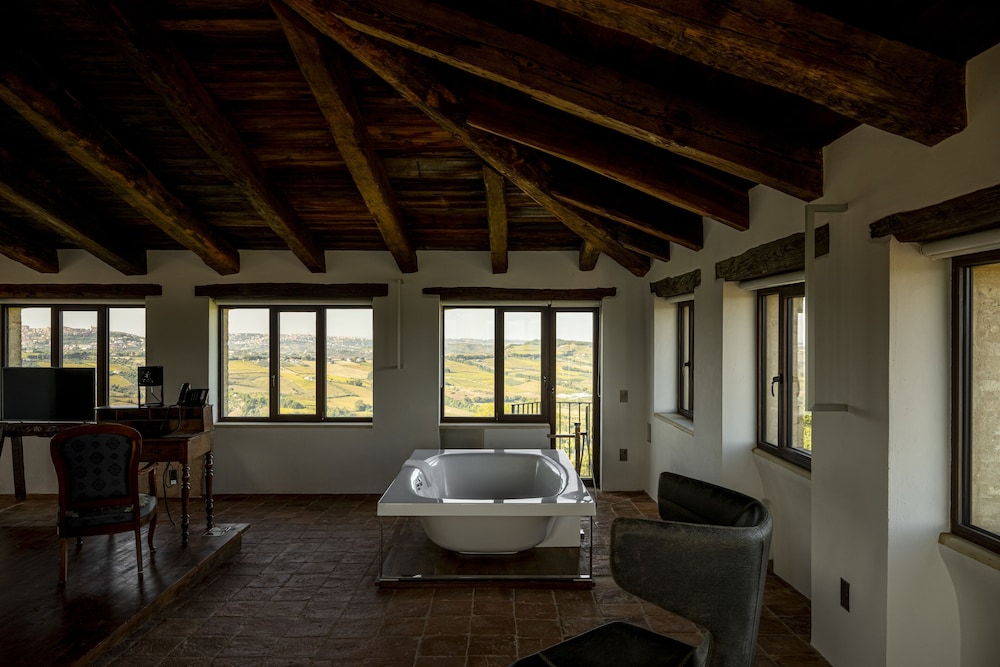 Superior Suite photo 2