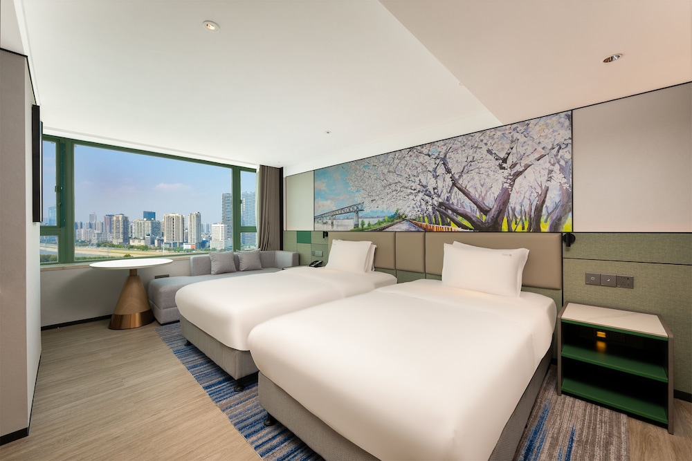 Premium Room, 2 Twin Beds, City View (High Floor) photo 2