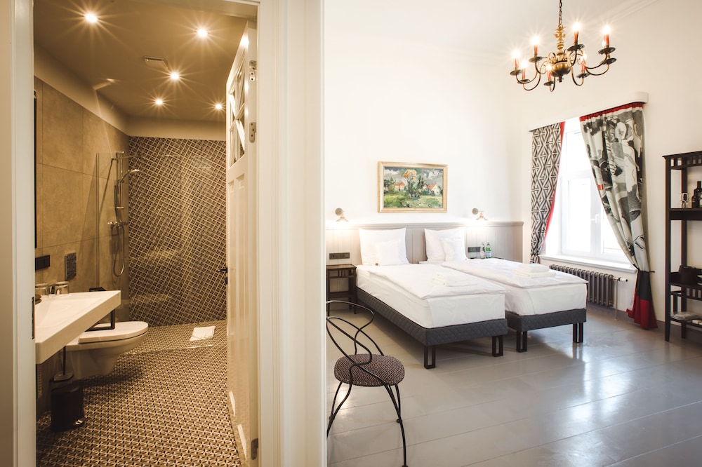 Junior Double or Twin Room photo 2