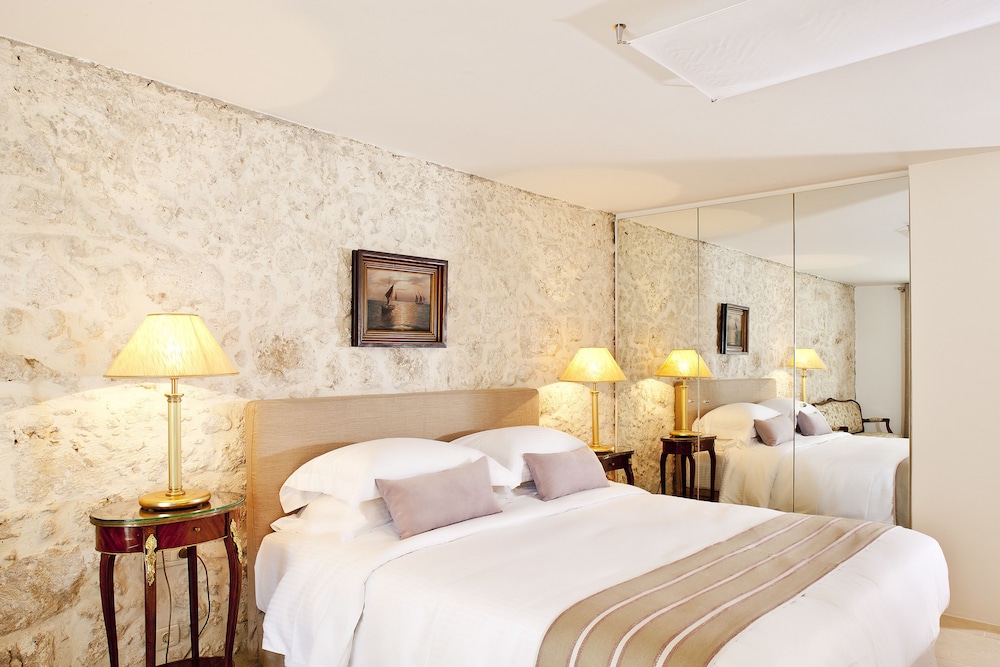 Superior Suite (Estate)