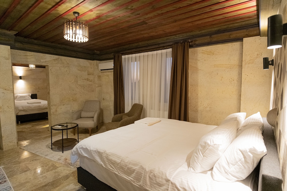Junior Twin Room, Multiple Beds, Courtyard View photo 1