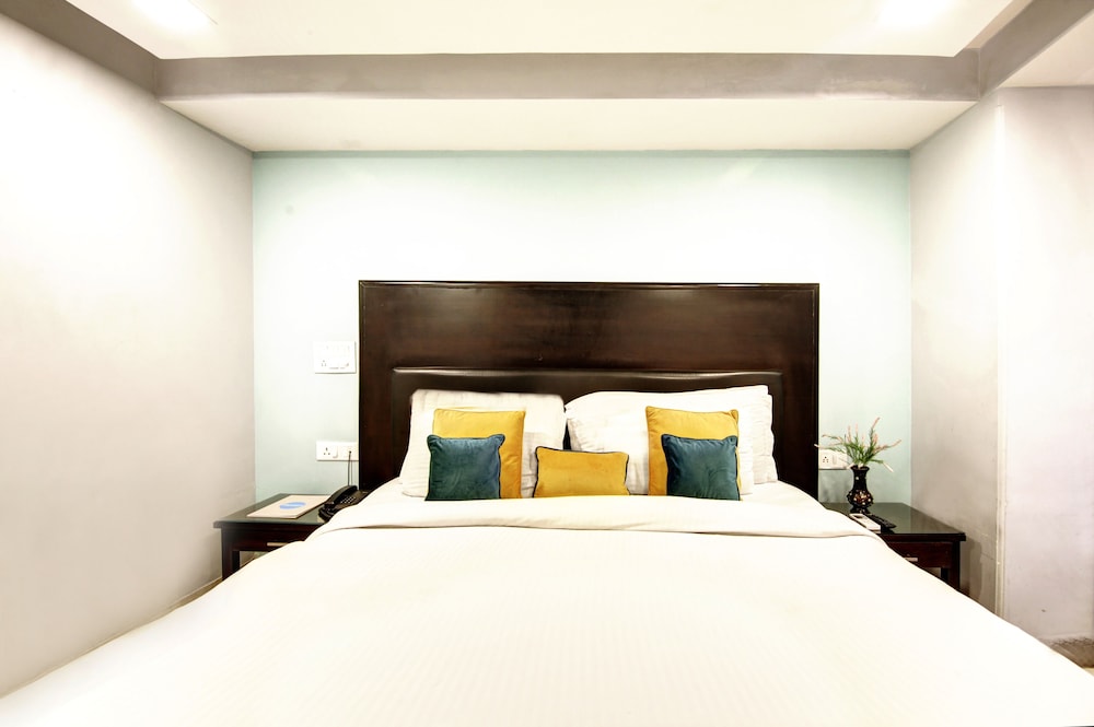 Deluxe Room - Photo 20