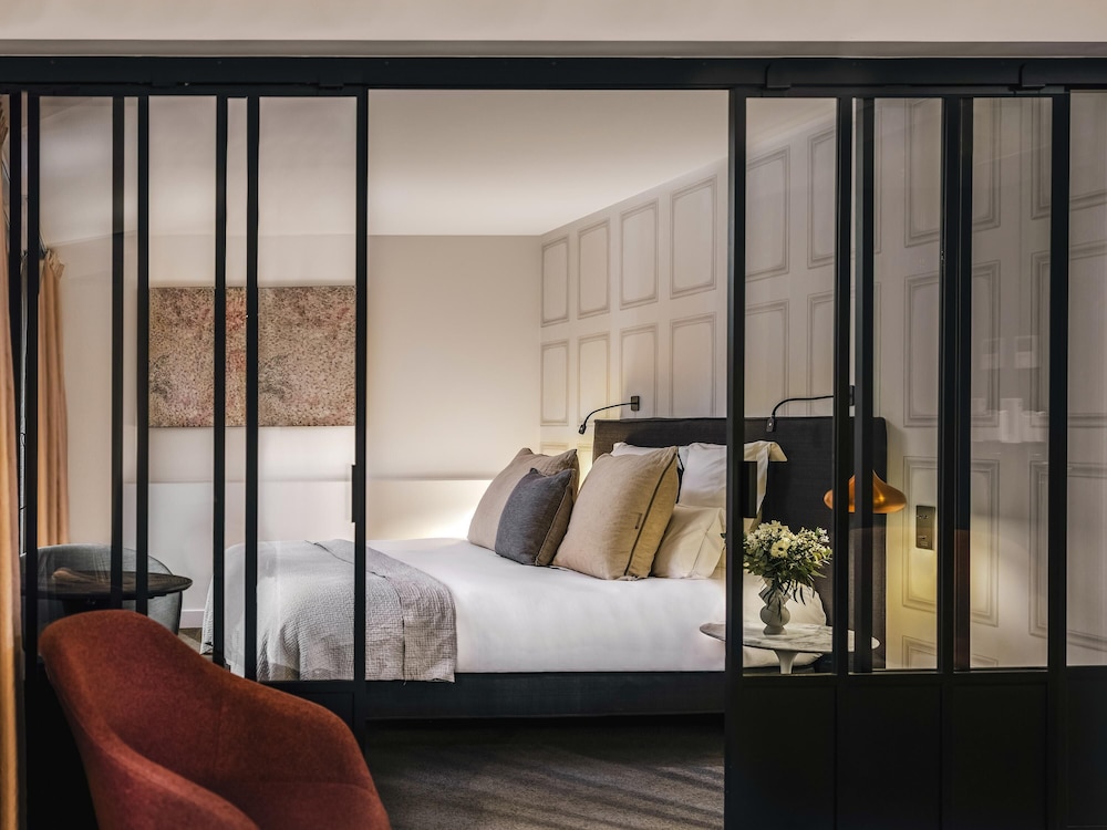 Deluxe Suite, 1 King Bed photo 2