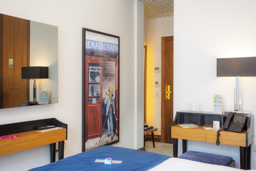 Economy Double Room - Photo 9