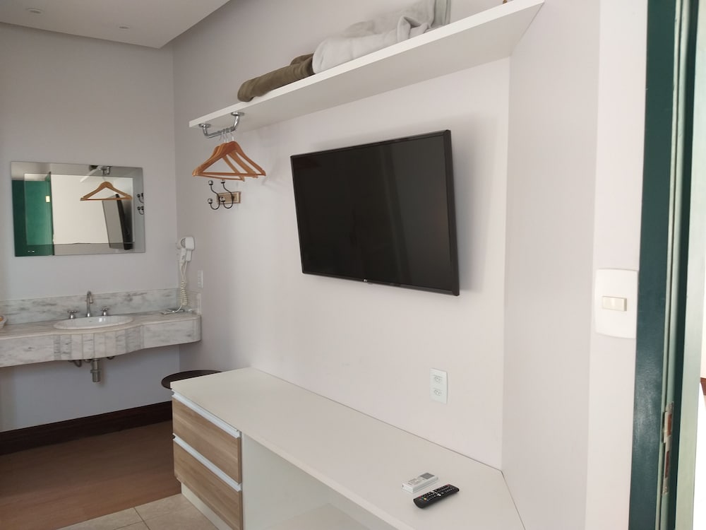 Family Room - Photo 3