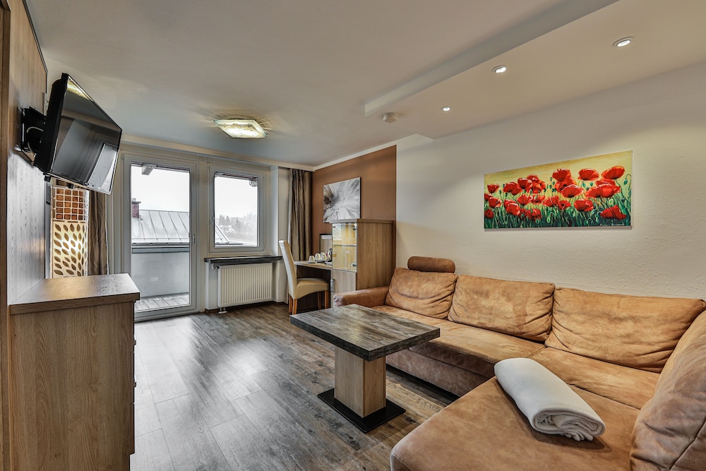 Superior Apartment, 1 Bedroom, 1 Living Room, Balcony, Mountain View