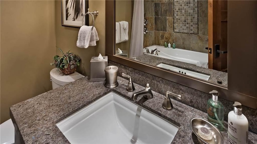 Condo, Multiple Beds, Mountain View (Buck Mountain (#307) (Condo)) photo 3