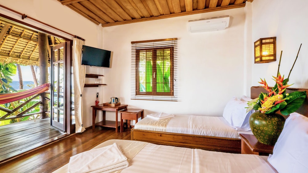 Room, Oceanfront photo 3