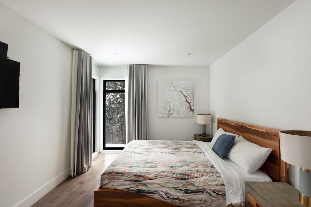 Deluxe Chalet photo 3