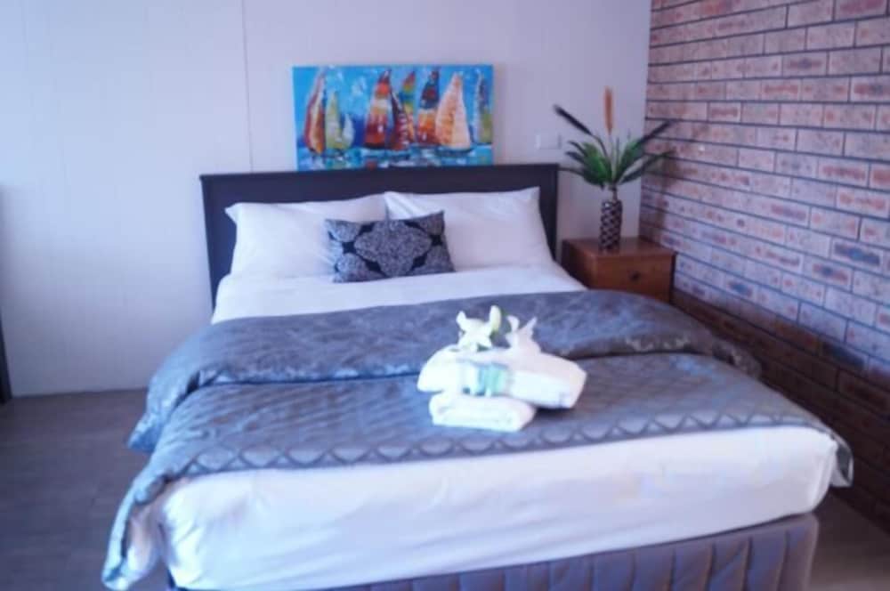 Superior Room, 1 Queen Bed photo 3