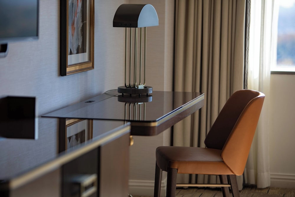 Premium Room, 1 King Bed with Sofa bed, Corner (Pure) - Photo 6