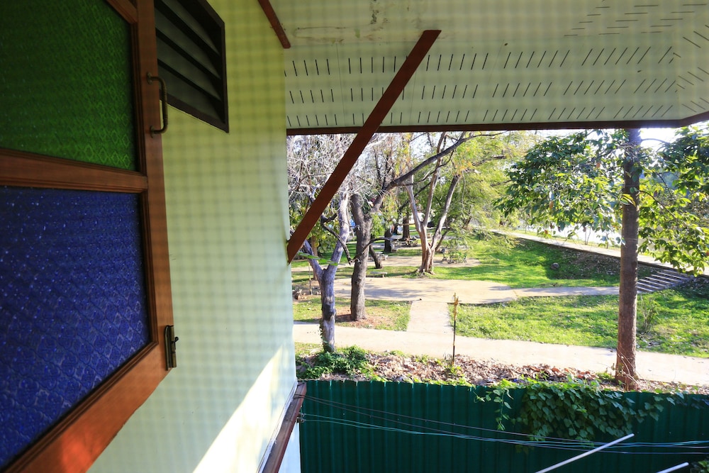 Double Room with Garden View - Photo 8