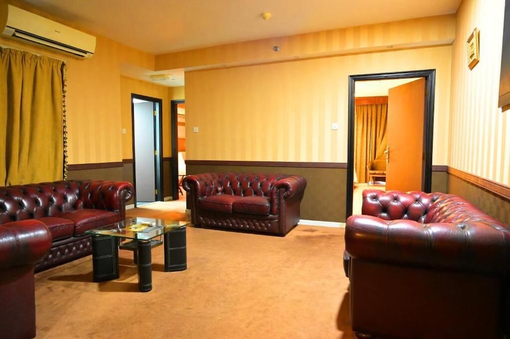 Executive Suite photo 3