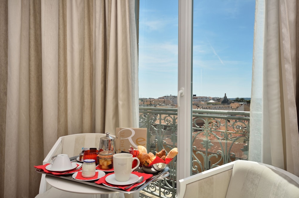 Deluxe Suite - Photo 7