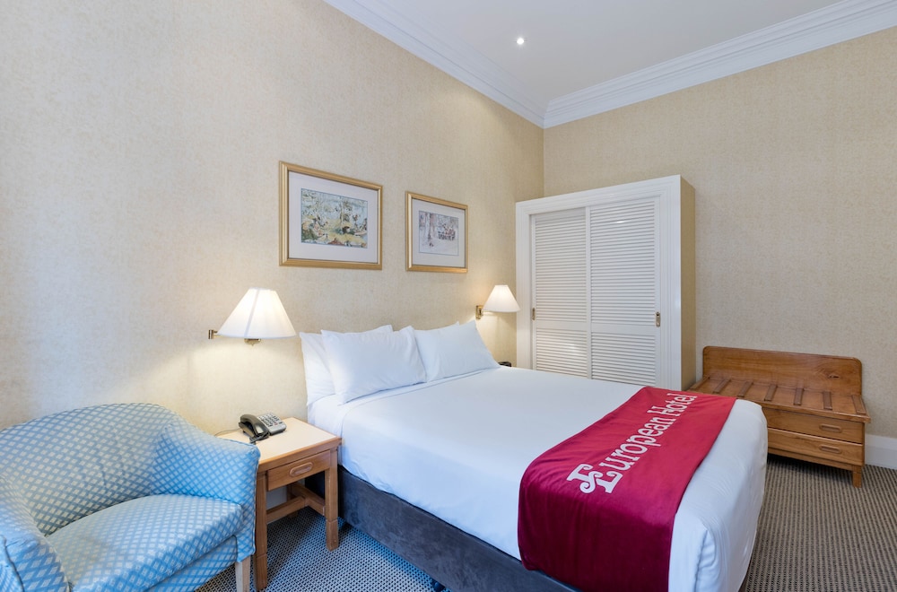 Superior Queen Room with Balcony - Photo 4