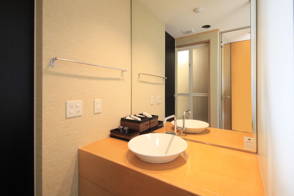 Japanese-Style King Room - Top Floor photo 3