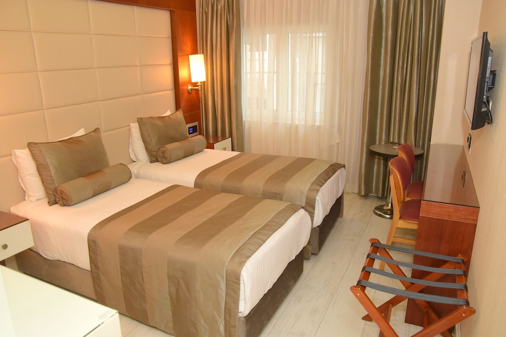 Standard Double or Twin Room photo 2