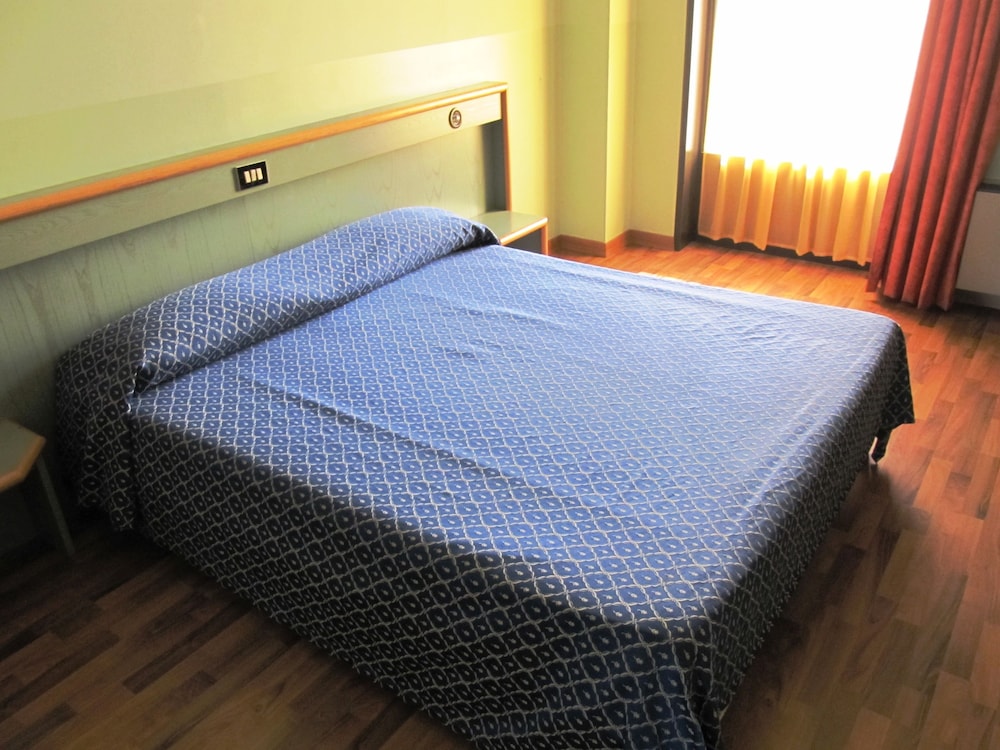 Classic Double or Twin Room photo 2