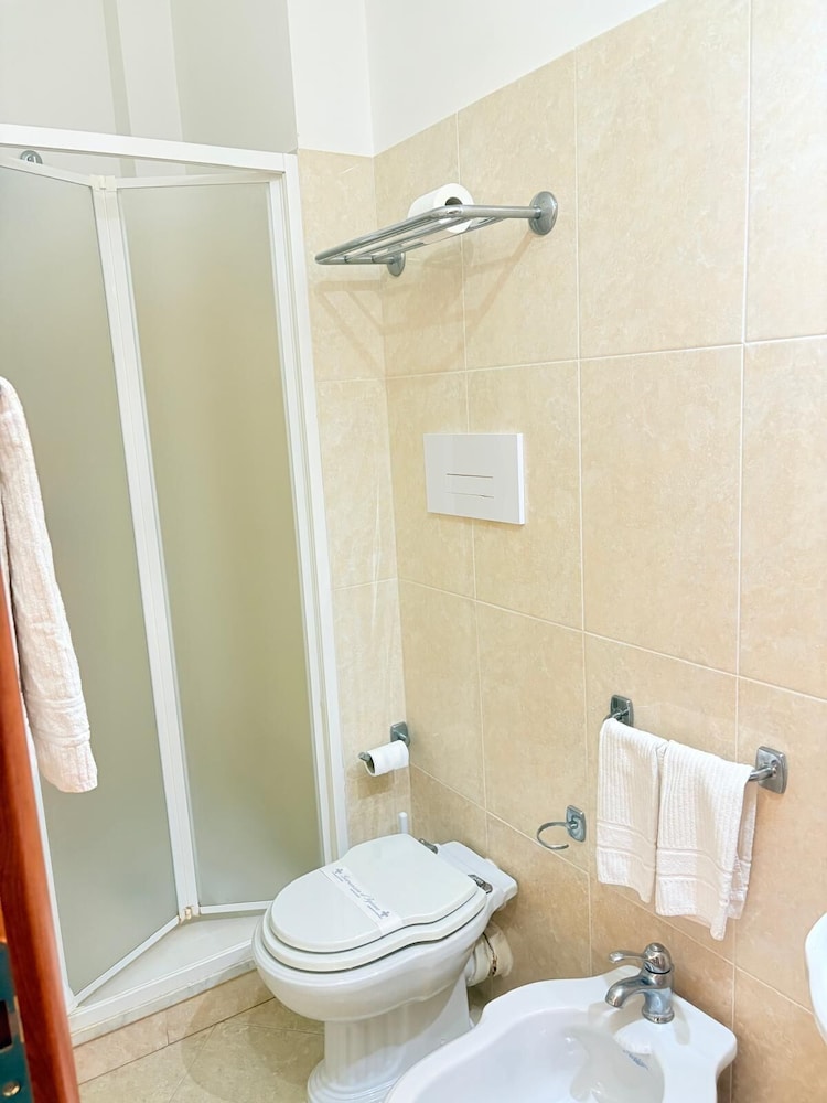 Superior Double or Twin Room - Photo 15