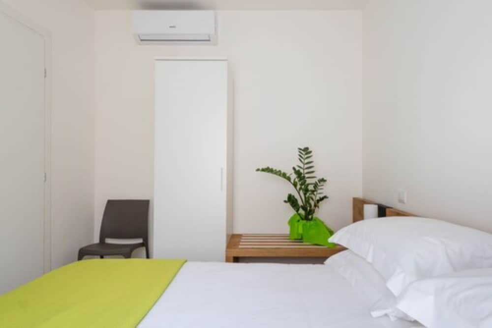 Deluxe Apartment, 1 Double Bed, Hot Tub photo 2