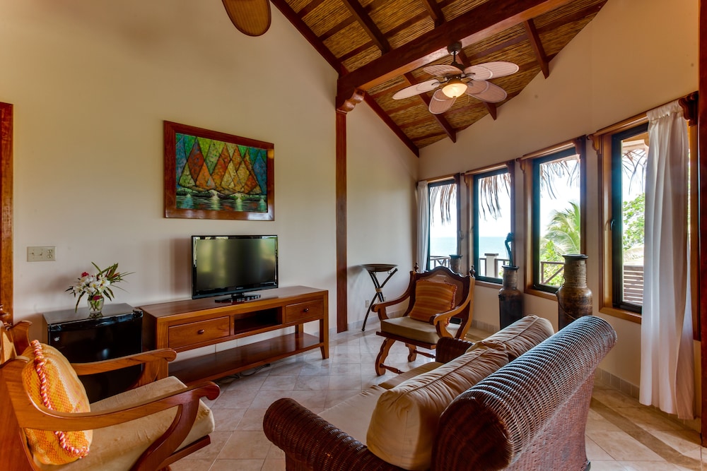 Colonial Penthouse Room photo 2