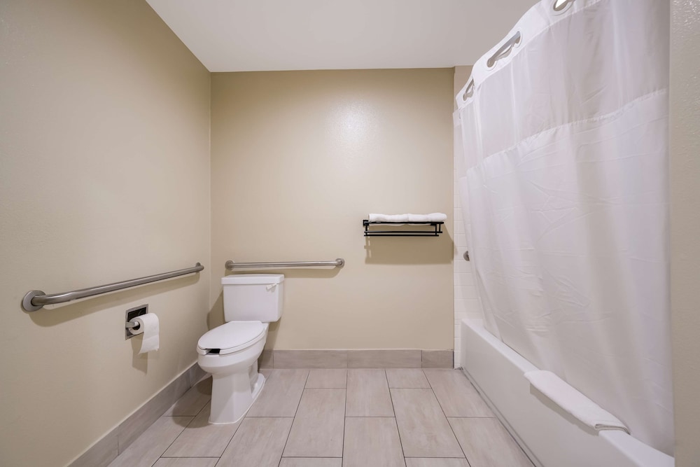 Room, 2 Queen Beds, Accessible, Non Smoking - Photo 4