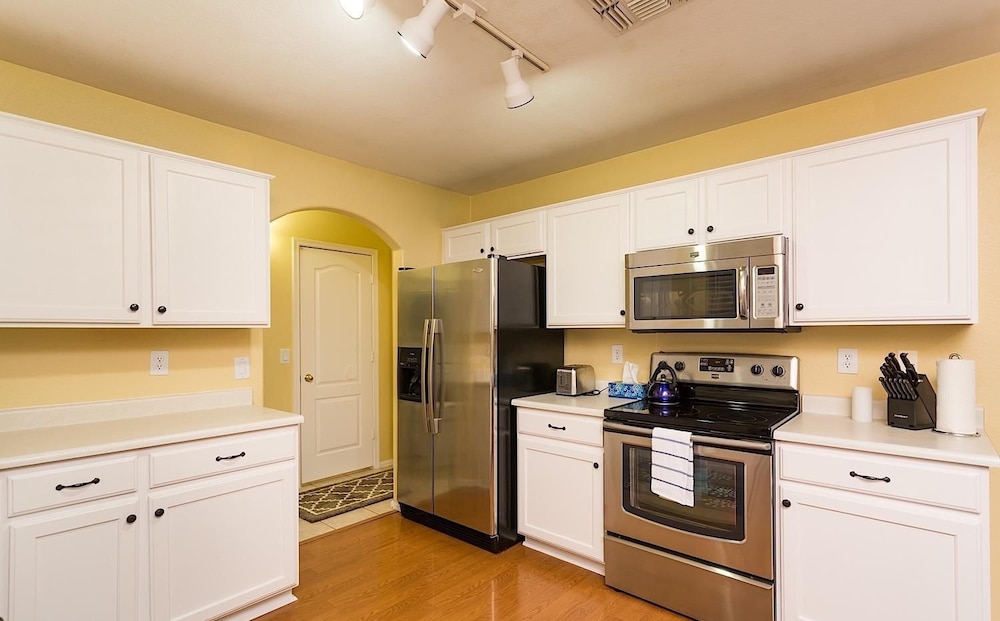 Condo, 4 Bedrooms, Pool View photo 3