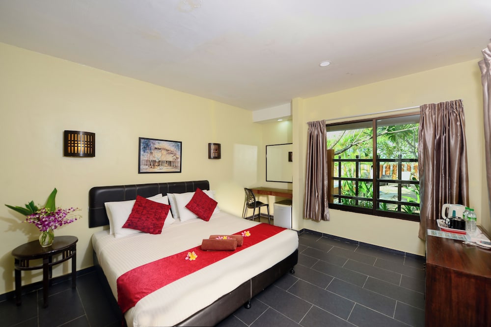 Pool Private Villa - semi open bathroom - shared pool photo 2