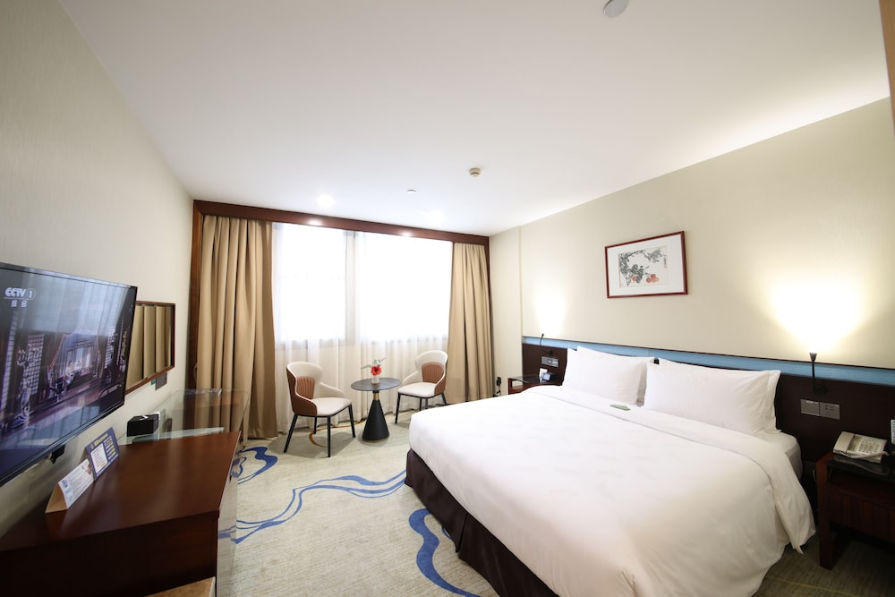 Executive Queen Room - Photo 5