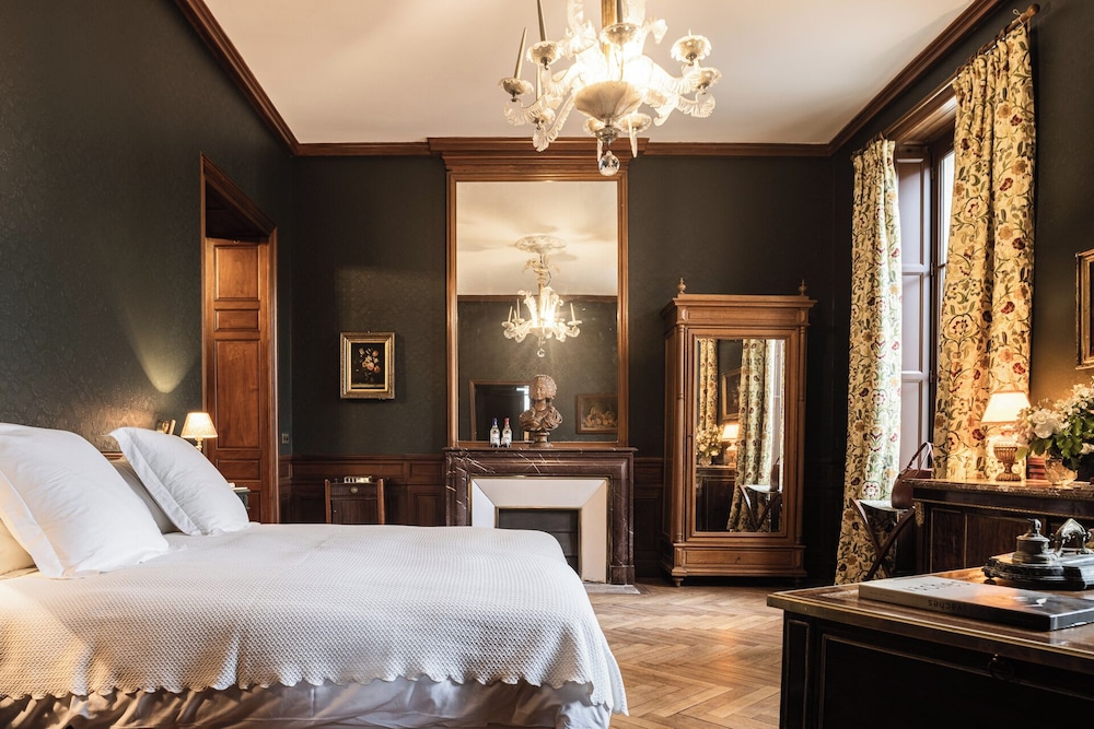 Luxury Suite, Garden View