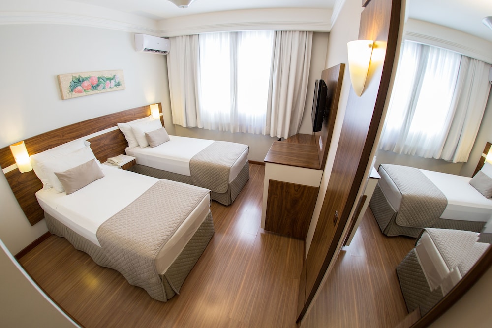 Deluxe Room, 2 Twin Beds photo 2