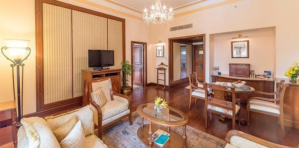 Deluxe Suite photo 3