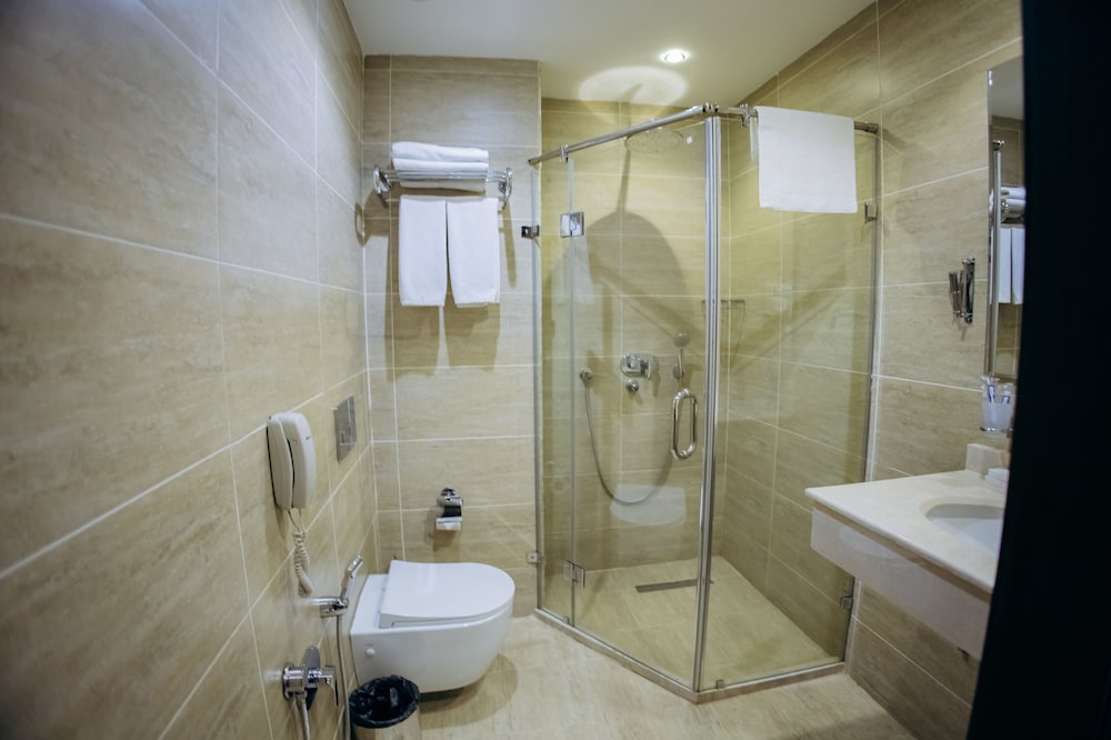 Basic Double or Twin Room, 1 King Bed (No view) - Photo 4