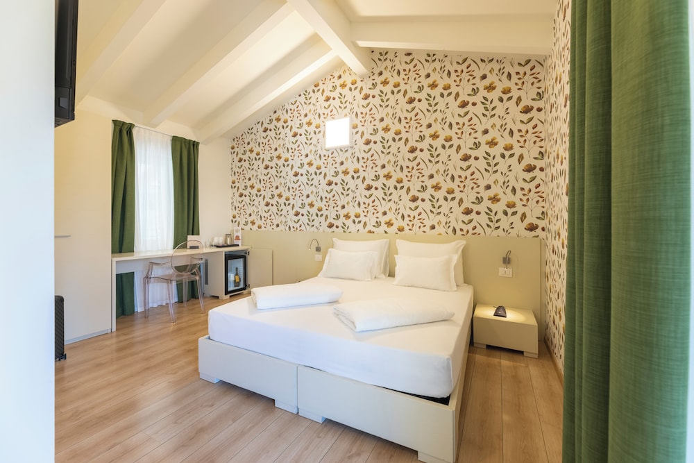 Standard Quadruple Room photo 2