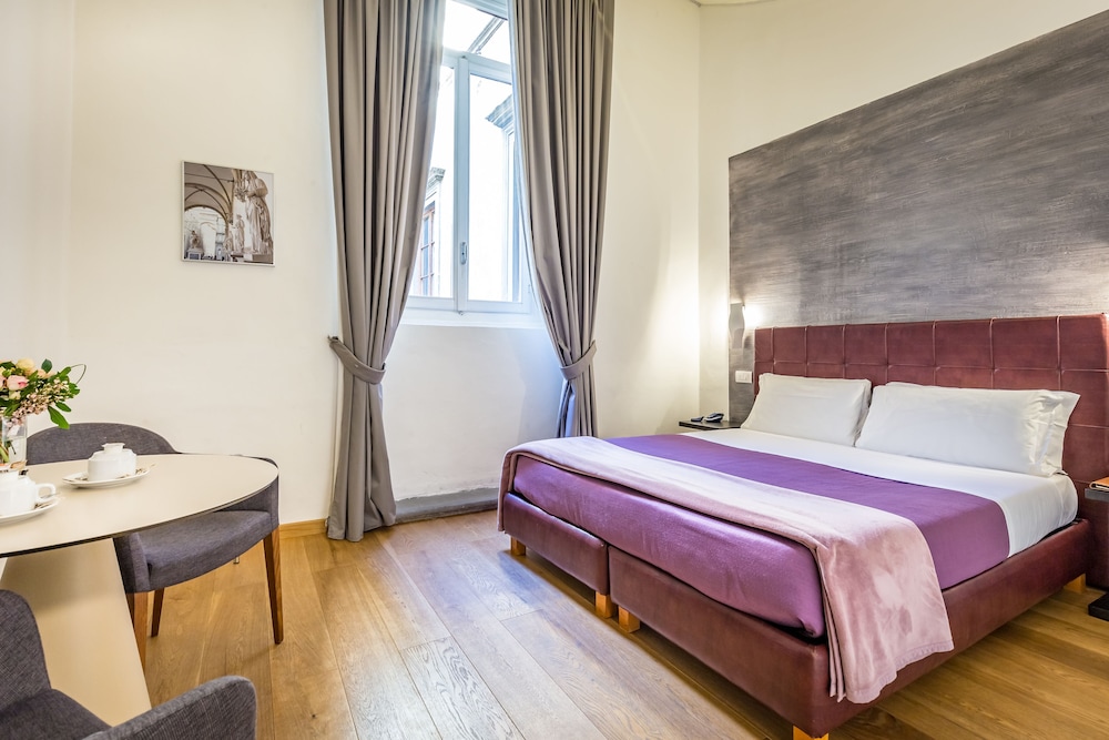Standard Double Room - Photo 2