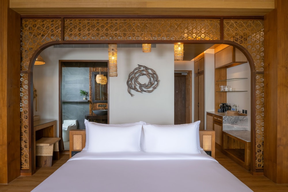 Sinae Premier Pool Suites - Photo 4
