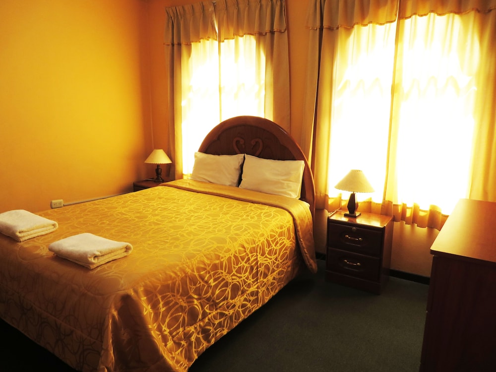 Standard Twin Room, Multiple Beds, Mountain View photo 1