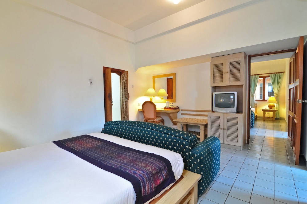 Deluxe Room, Garden View (With Extra Bed)