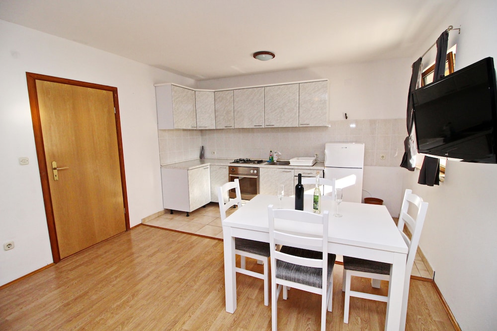 Apartment, 1 Bedroom, Terrace, Garden View photo 2