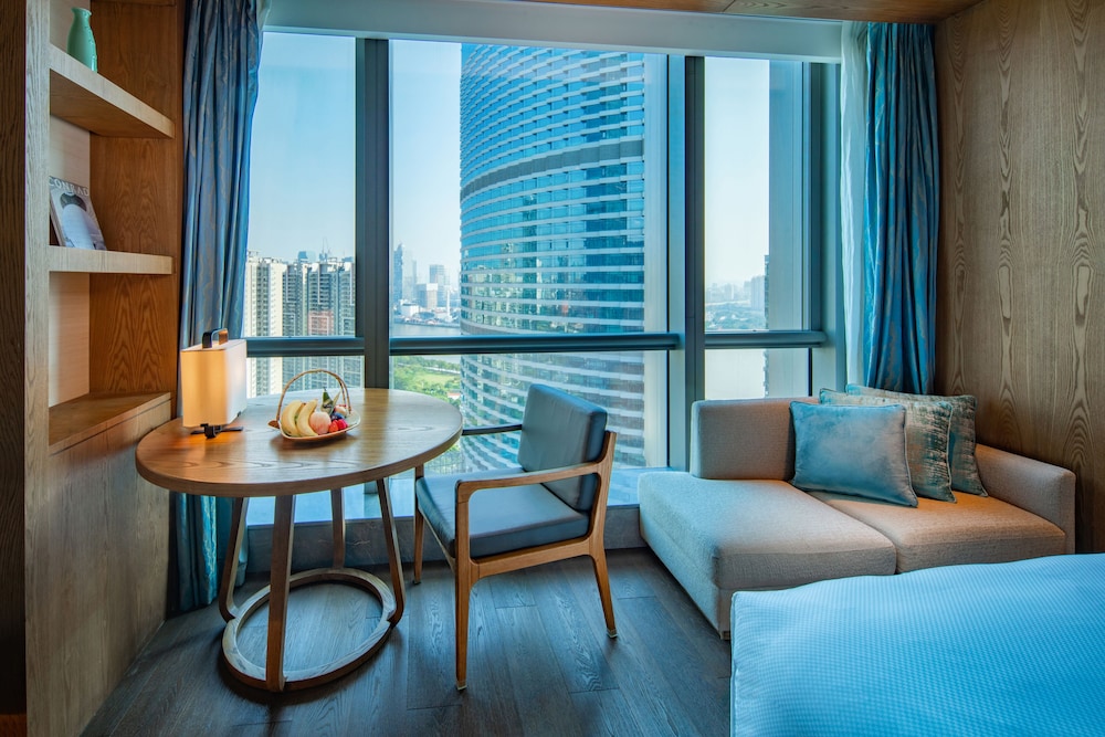 King Premium Scenic Room