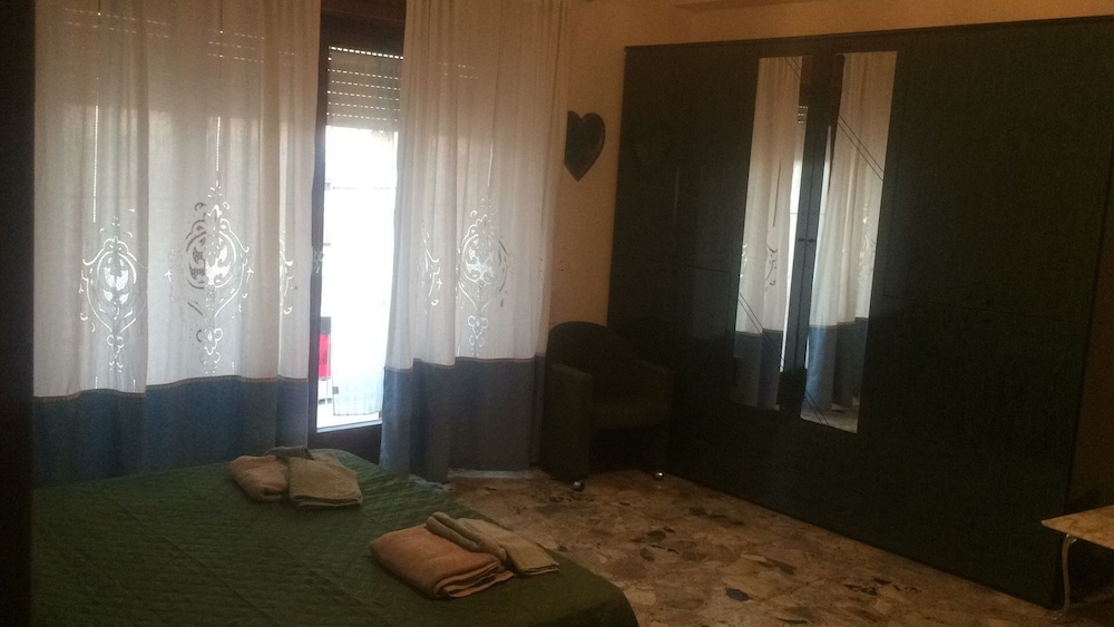 Triple Room, Ensuite photo 2