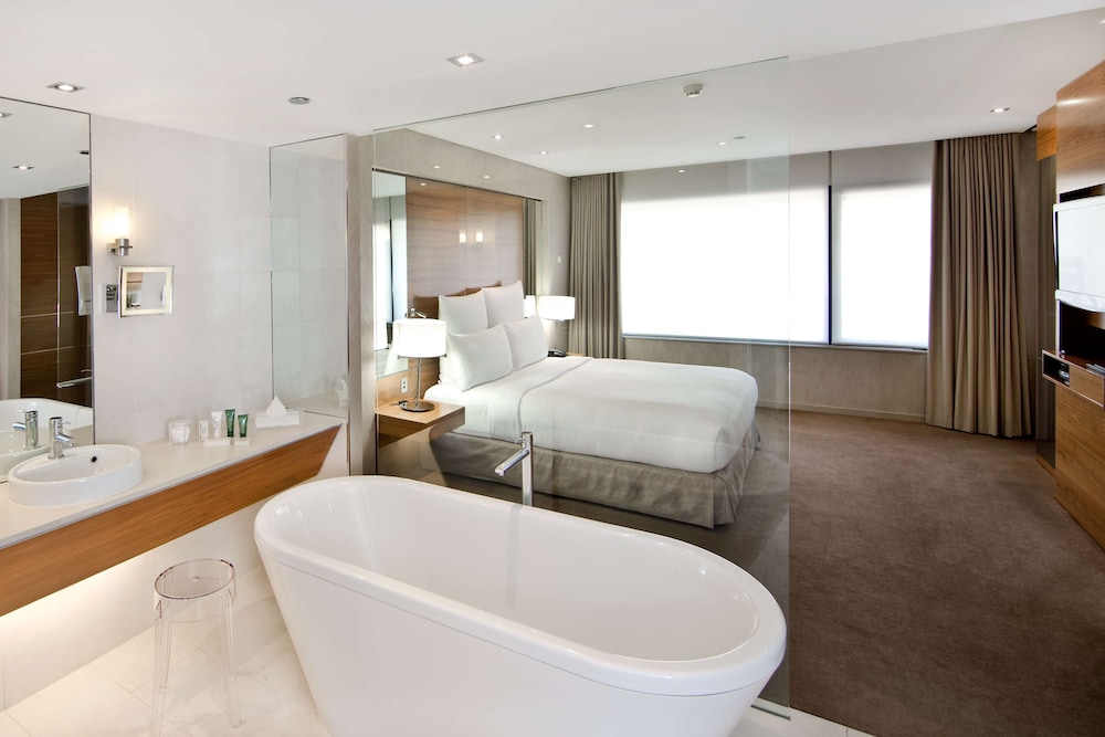 Suite, 1 King Bed
