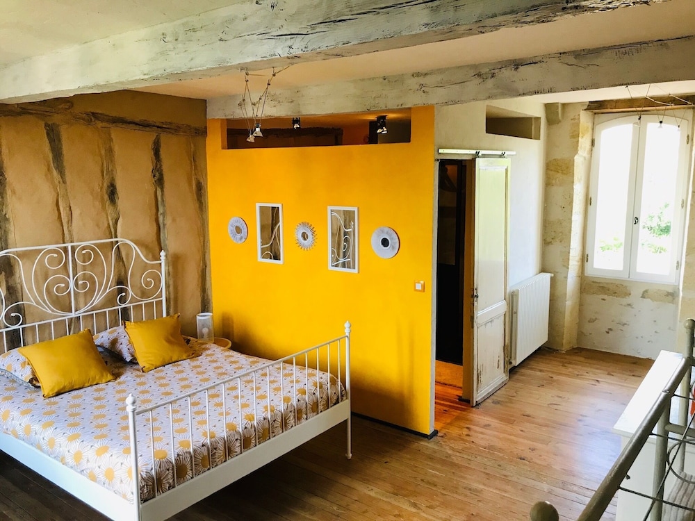 Quadruple Room (Sauterne) photo 2