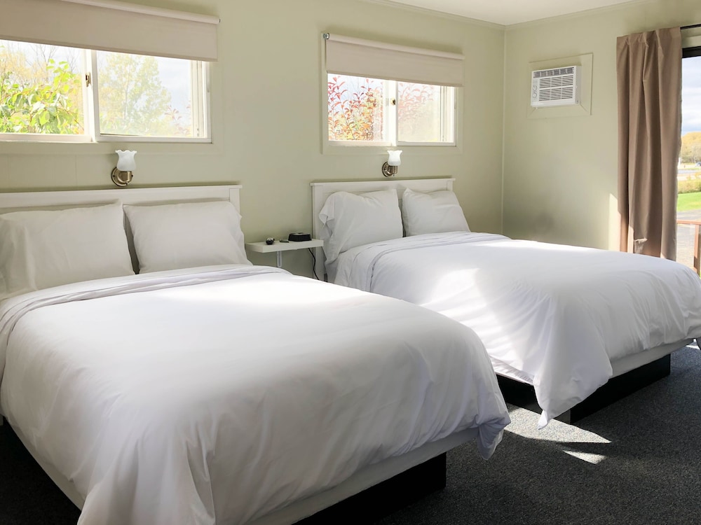 Signature Room, 2 Double Beds, Non Smoking, Patio